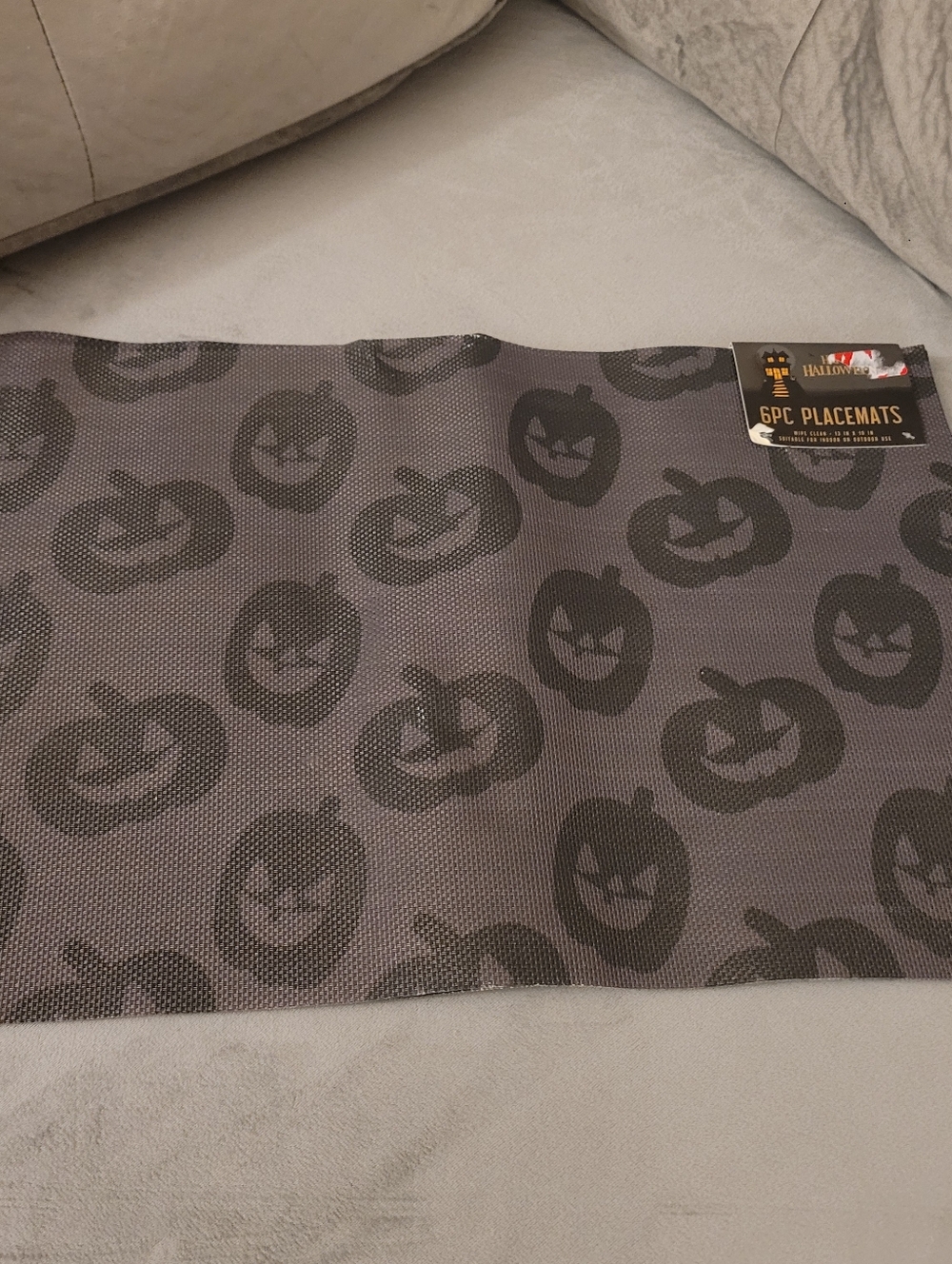 6 Halloween Pumpkin Placemat Set - Gray & Black Indoor/outdoor